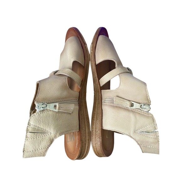 Miz Mooz Finnley Sandals - Picture 3 of 9